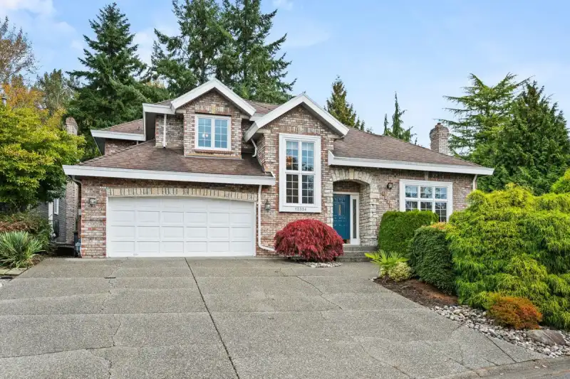 12334 56 AVENUE - photo 1 of 40