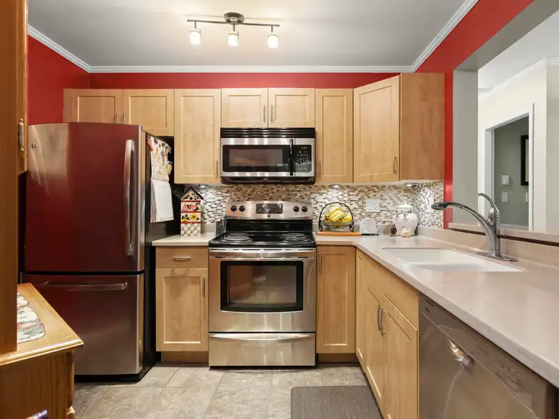 E102 628 W 12TH AVENUE - photo 3 of 29