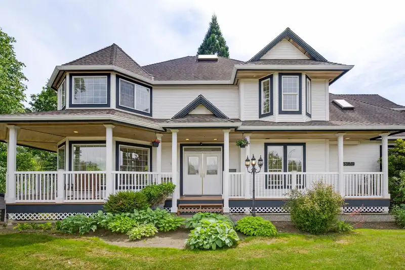 18032 98 AVENUE - photo 4 of 40