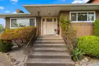 2515 E 45TH AVENUE - thumbnail 3