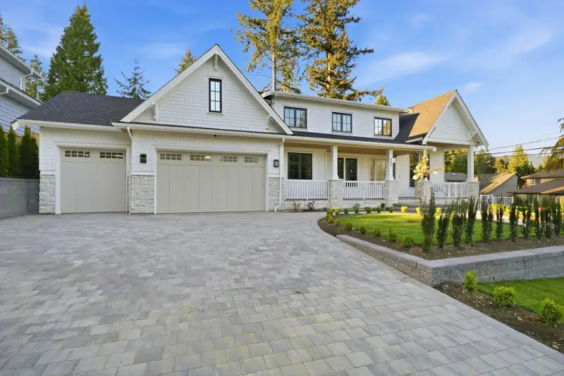 690 E WINDSOR ROAD - photo 1 of 40