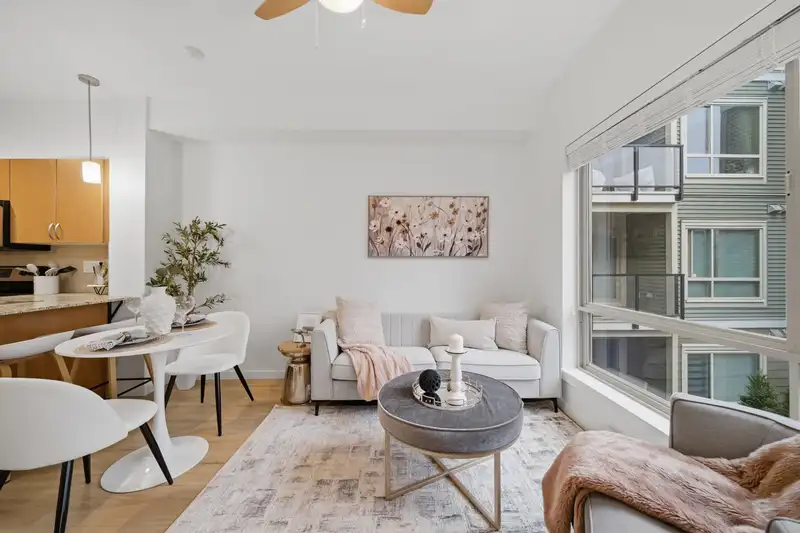 318 13789 107A AVENUE - photo 1 of 40