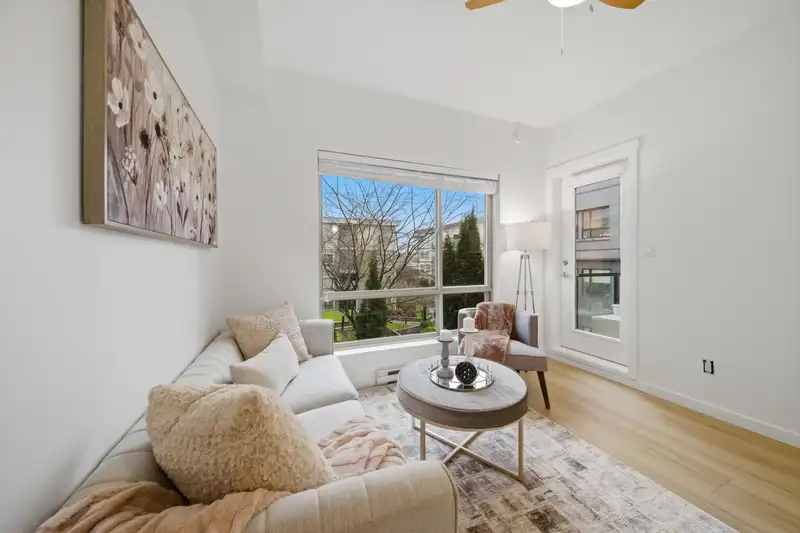 318 13789 107A AVENUE - photo 4 of 40