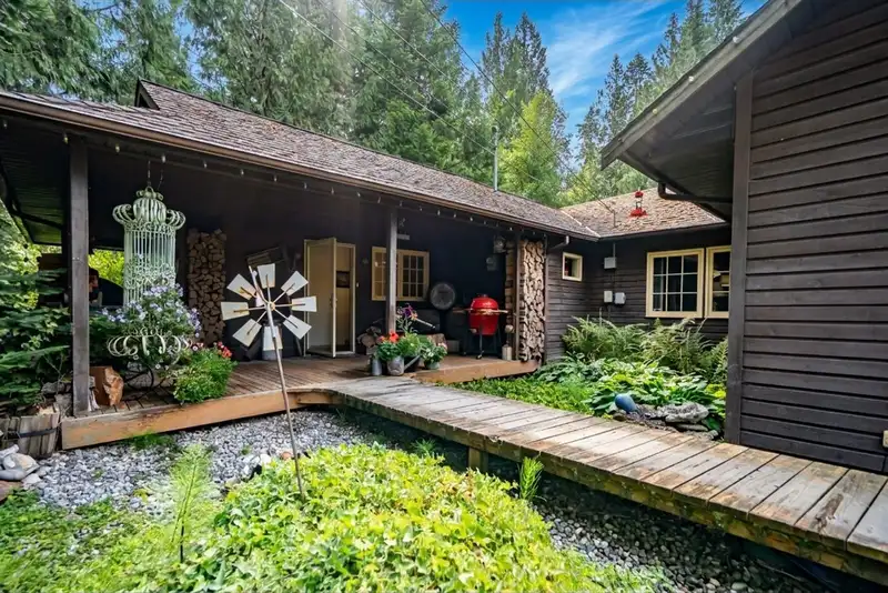 22164 79 AVENUE - photo 4 of 37