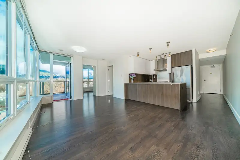 1809 3007 GLEN DRIVE - photo 1 of 34