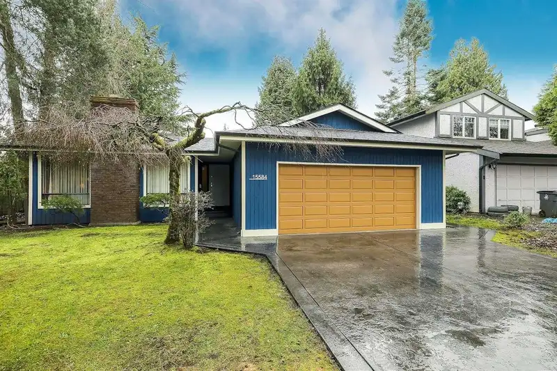 15584 98 AVENUE - photo 1 of 27