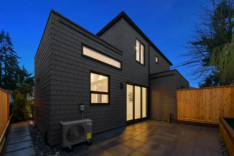 3660 FLEMING STREET - photo 4 of 32