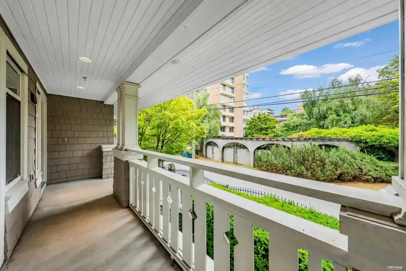 2459 W 39TH AVENUE - photo 3 of 36