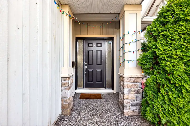 2363 157A STREET - photo 4 of 37