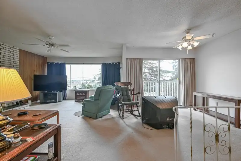 5527 148 STREET - photo 3 of 32
