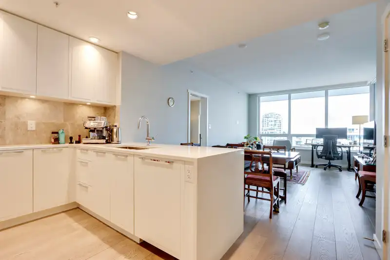 1208 118 CARRIE CATES COURT - photo 2 of 28