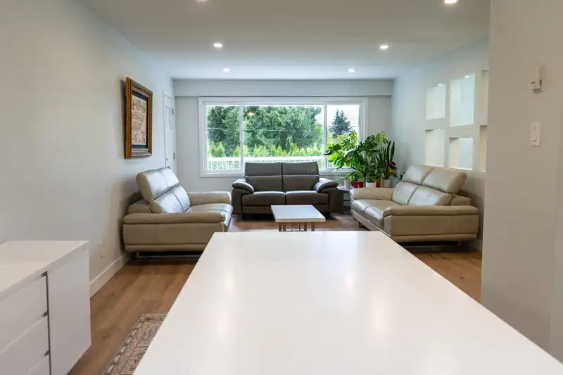 356 W QUEENS ROAD - photo 2 of 19