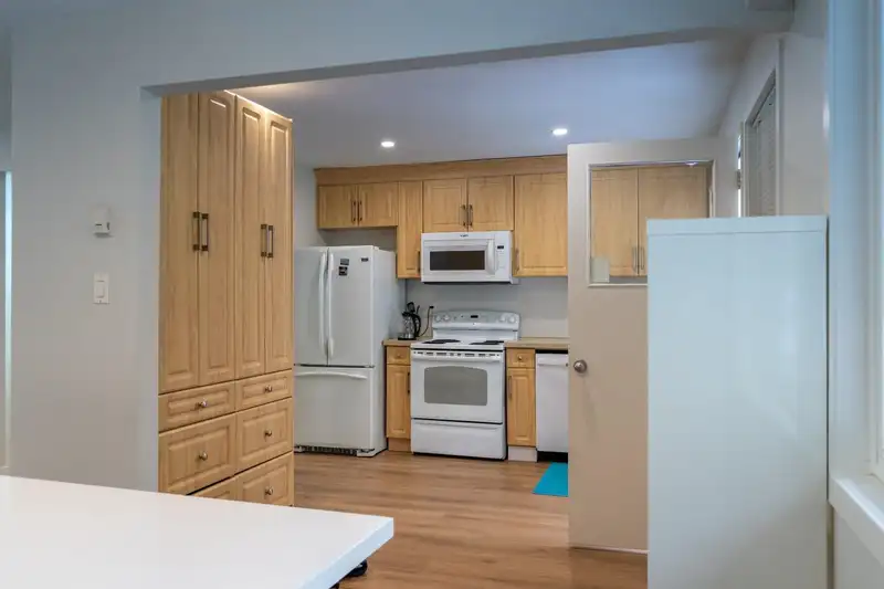 356 W QUEENS ROAD - photo 4 of 19