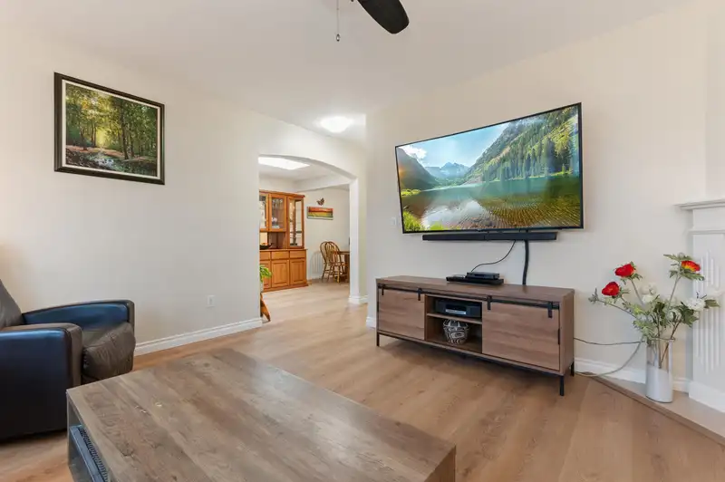 178 9055 ASHWELL DRIVE - photo 4 of 36
