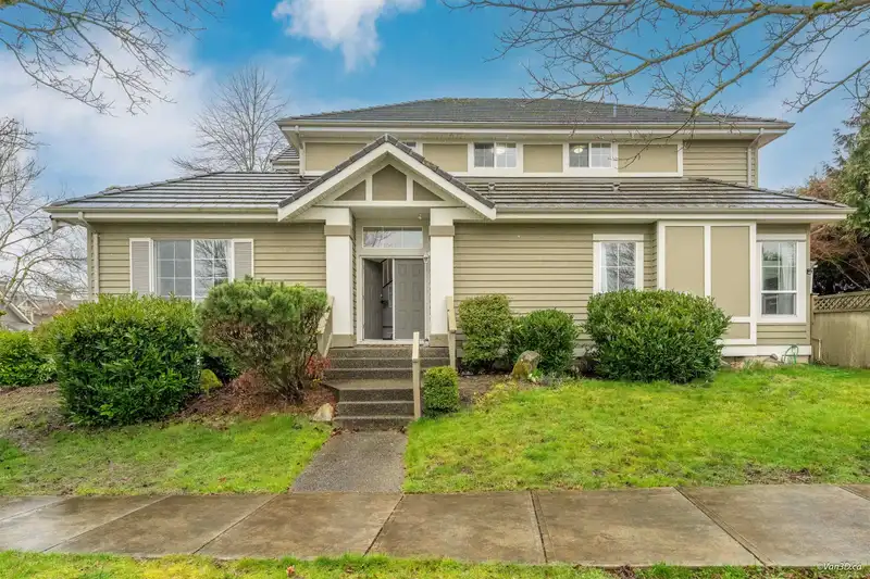 15649 ROSEMARY HEIGHTS CRESCENT - photo 2 of 40