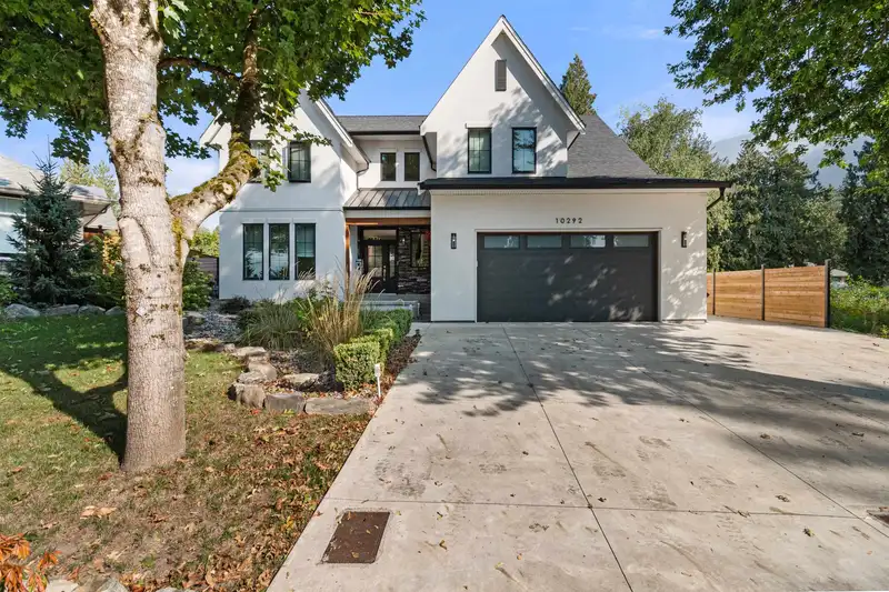 10292 ROYALWOOD BOULEVARD - photo 1 of 40