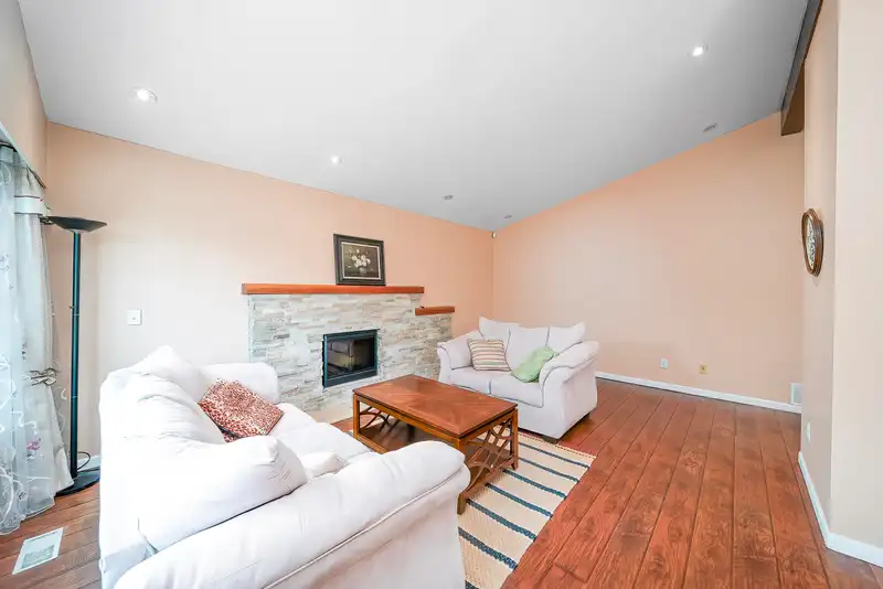 10751 MERSEY DRIVE - photo 4 of 33