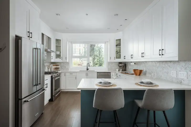 9 22334 48 AVENUE - photo 1 of 38