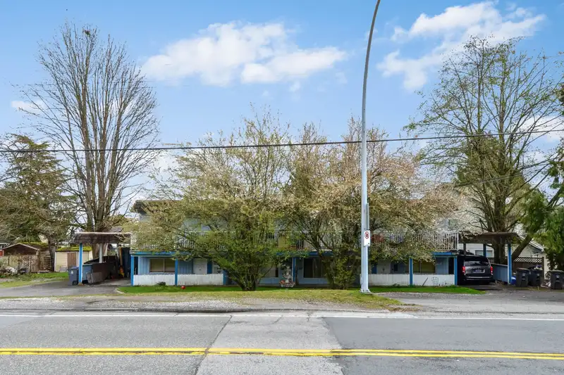 2058-2060 156 STREET - photo 1 of 35