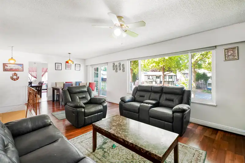 13312 SUTTON PLACE - photo 4 of 21