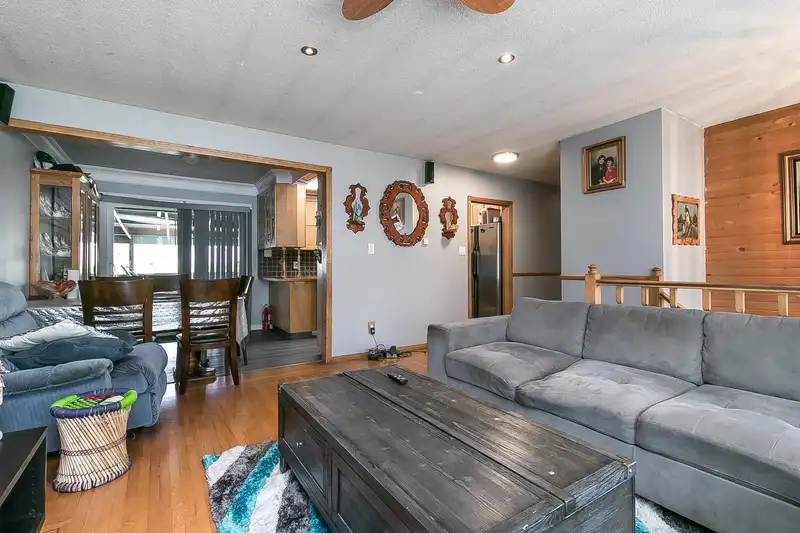 11405 92 AVENUE - photo 4 of 23