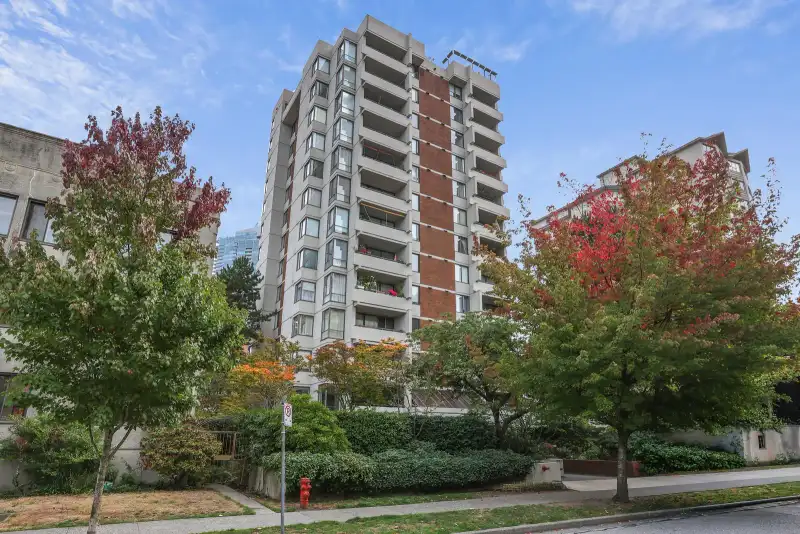 1102 1127 BARCLAY STREET - photo 1 of 26