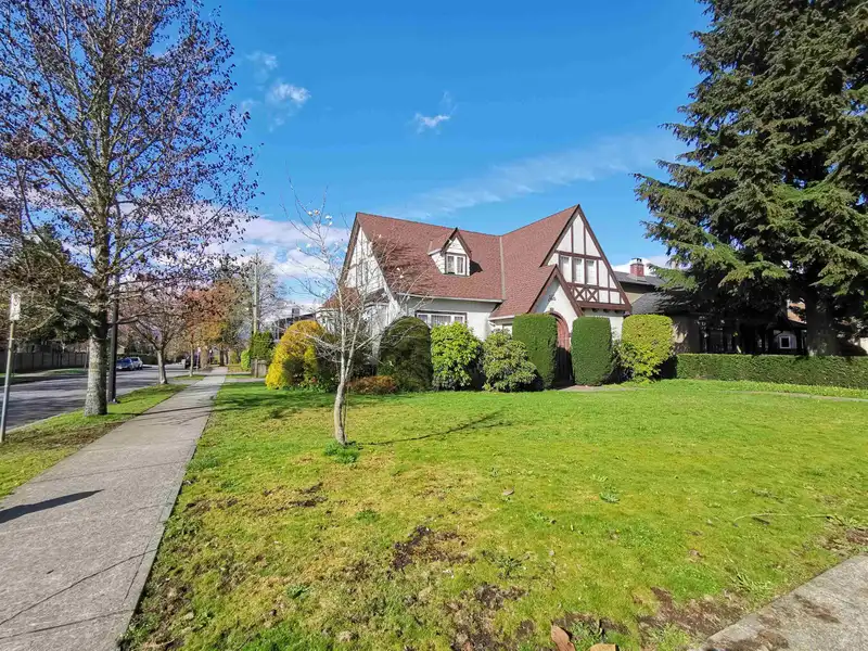 595 W 28TH AVENUE - photo 1 of 1