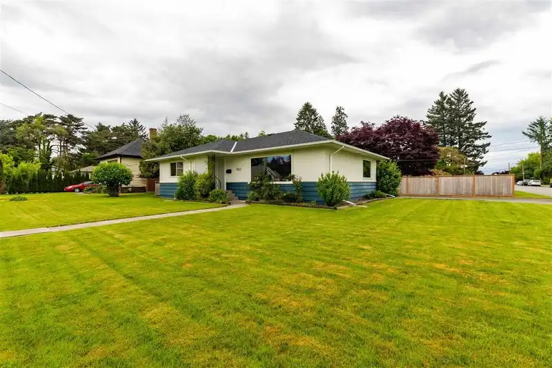 9660 YOUNG ROAD - photo 2 of 28