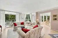 402 995 ROCHE POINT DRIVE - thumbnail 2