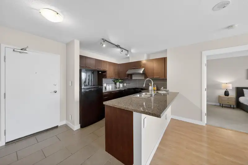 802 9171 FERNDALE ROAD - photo 2 of 23
