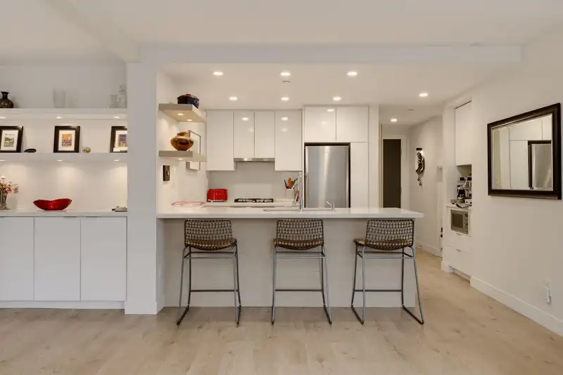 406 928 RICHARDS STREET - photo 3 of 40