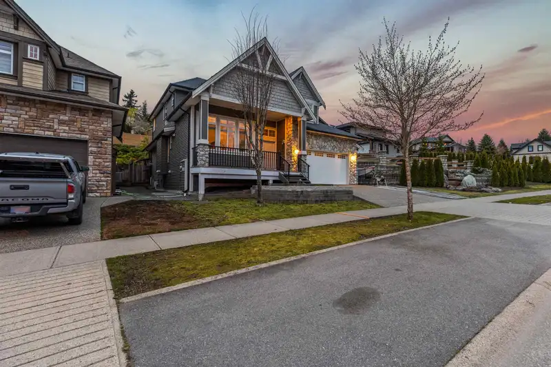 2355 MERLOT BOULEVARD - photo 2 of 40