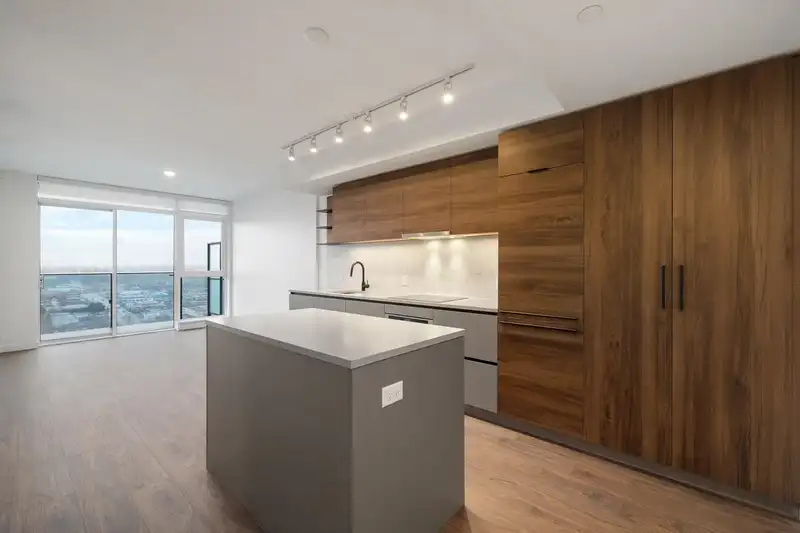 2406 10448 UNIVERSITY DRIVE - photo 2 of 27