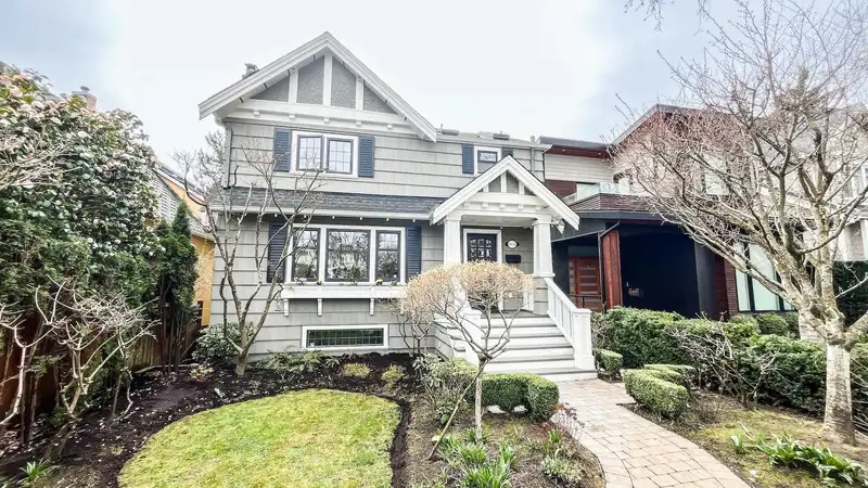 4058 W 31ST AVENUE - photo 1 of 4