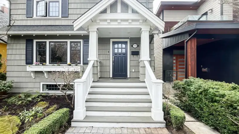 4058 W 31ST AVENUE - photo 4 of 4