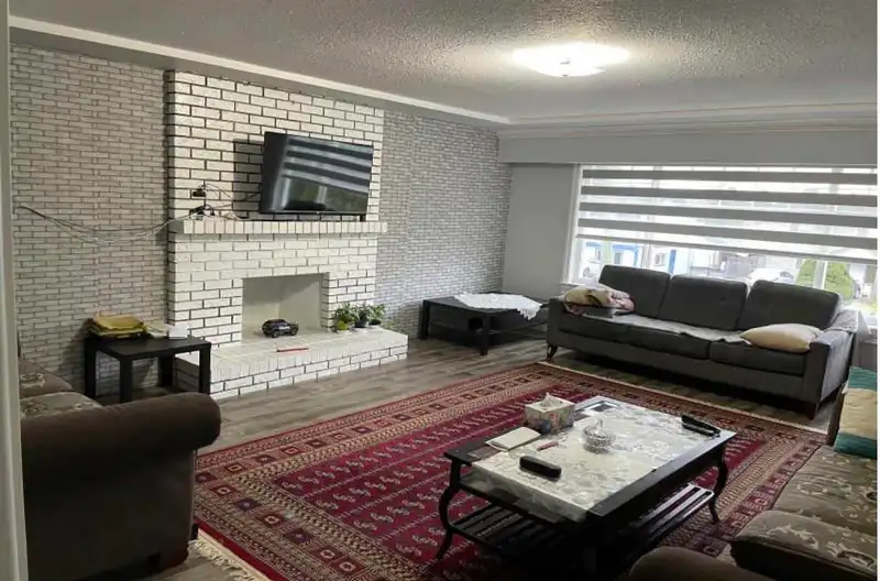 13443 91 AVENUE - photo 4 of 30