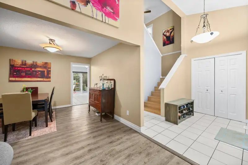 20185 GRADE CRESCENT - photo 4 of 40
