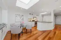 302 2455 BELLEVUE AVENUE - thumbnail 13