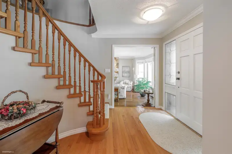 16116 13A AVENUE - photo 3 of 31