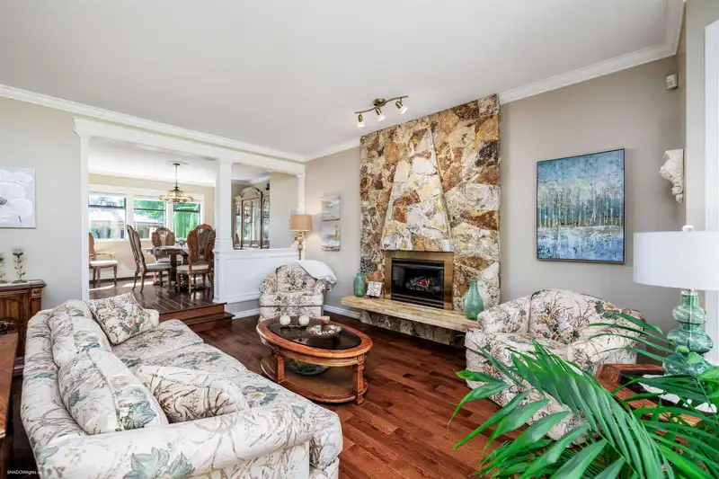 16116 13A AVENUE - photo 4 of 31