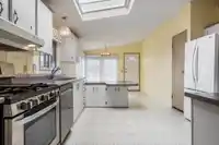 136 9055 ASHWELL ROAD - thumbnail 7