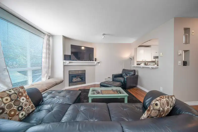15 1015 LYNN VALLEY ROAD - photo 3 of 18