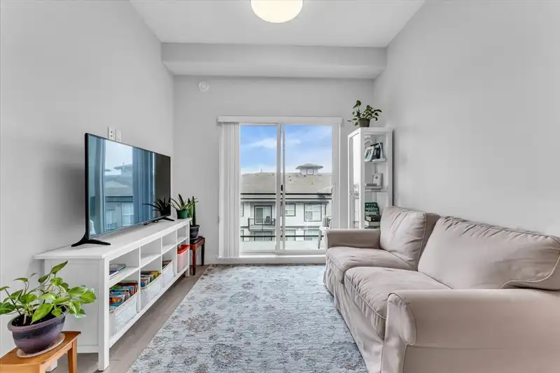 513 5486 199A STREET - photo 1 of 30