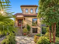 368 E 33RD AVENUE - thumbnail 1