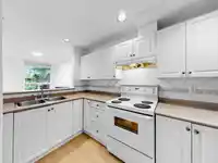 5 8289 121A STREET - thumbnail 10