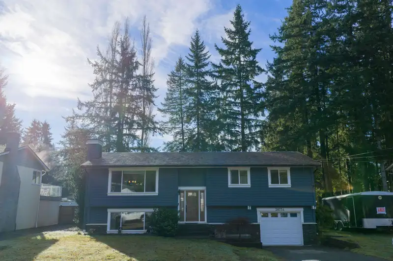 20754 39A AVENUE - photo 1 of 33