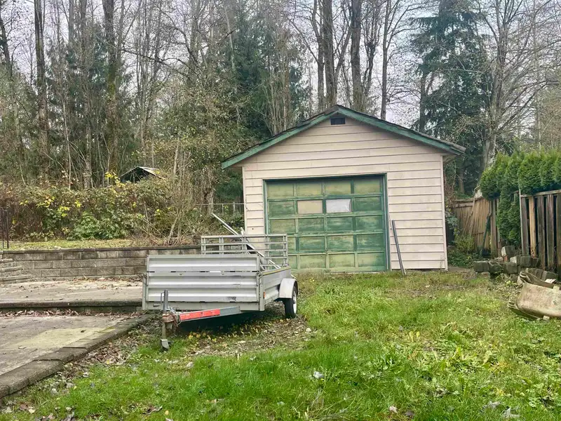 6682 148 STREET - photo 3 of 11