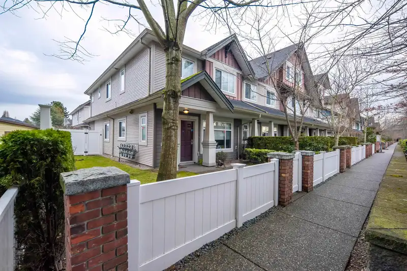37 11393 STEVESTON HIGHWAY - photo 1 of 6
