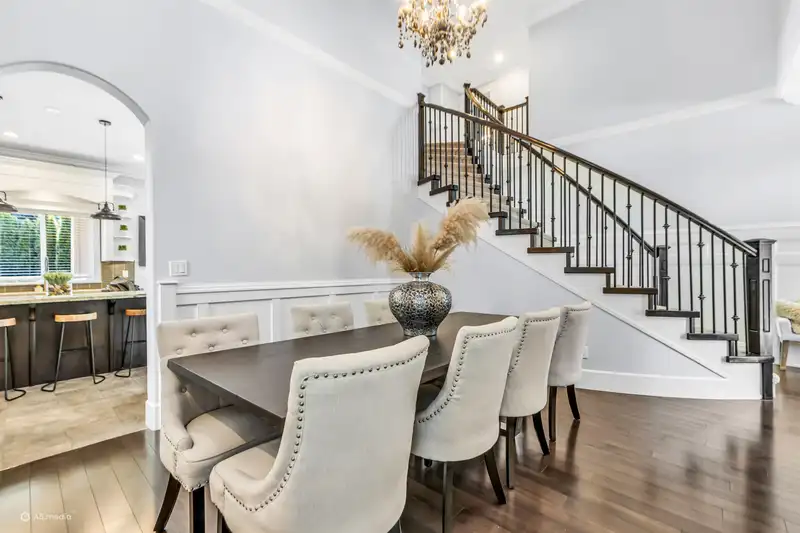16332 26B AVENUE - photo 4 of 38