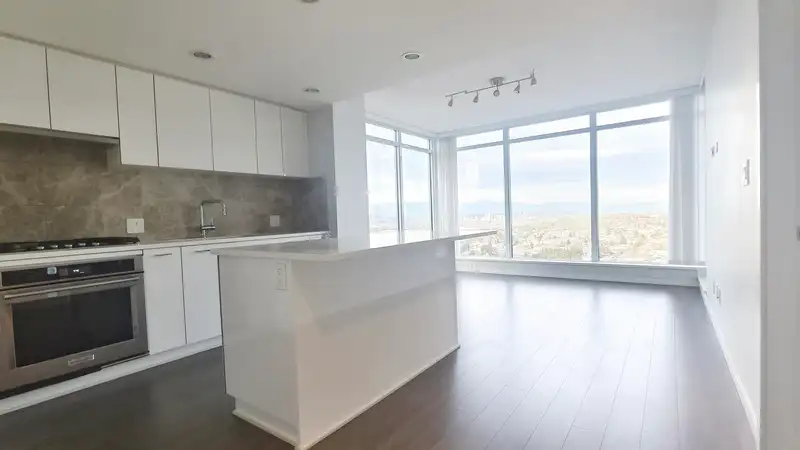 2906 6700 DUNBLANE AVENUE - photo 3 of 22